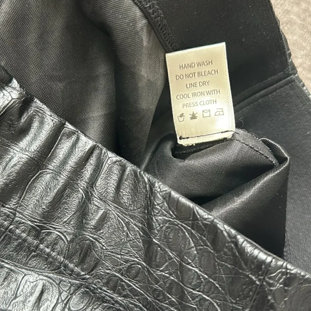 Max Studio Black Faux Leather Croc Embossed Print Skinny Pants Women’s Size M